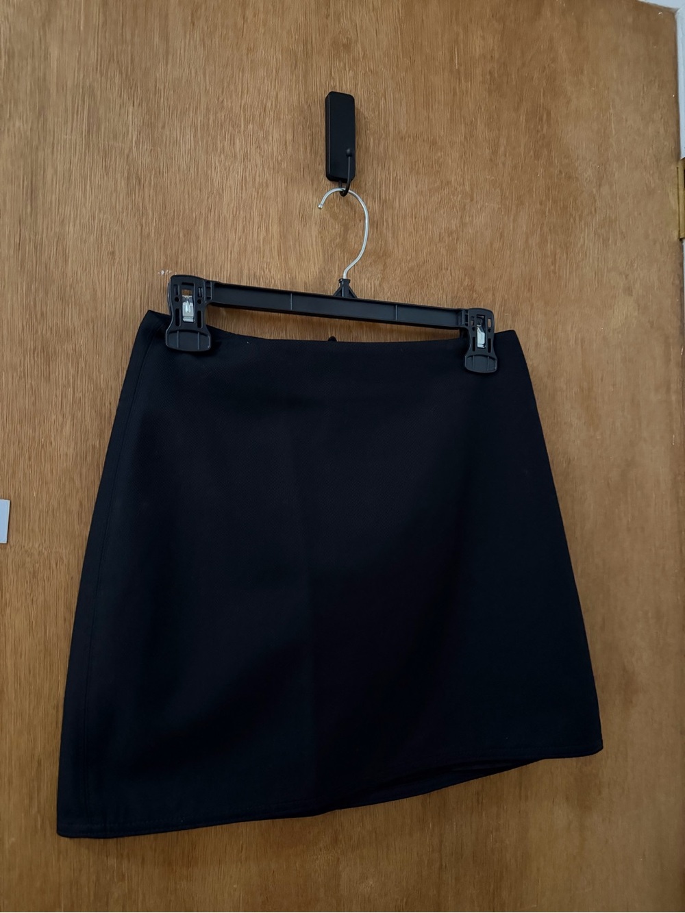 H&M black mini skirt